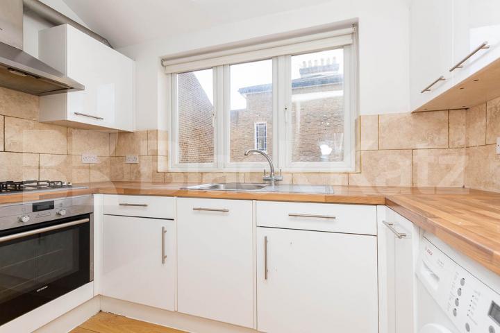 Located off the high street a 1 bedroom property close to Arsenal Station Mountgrove Road, Highbury